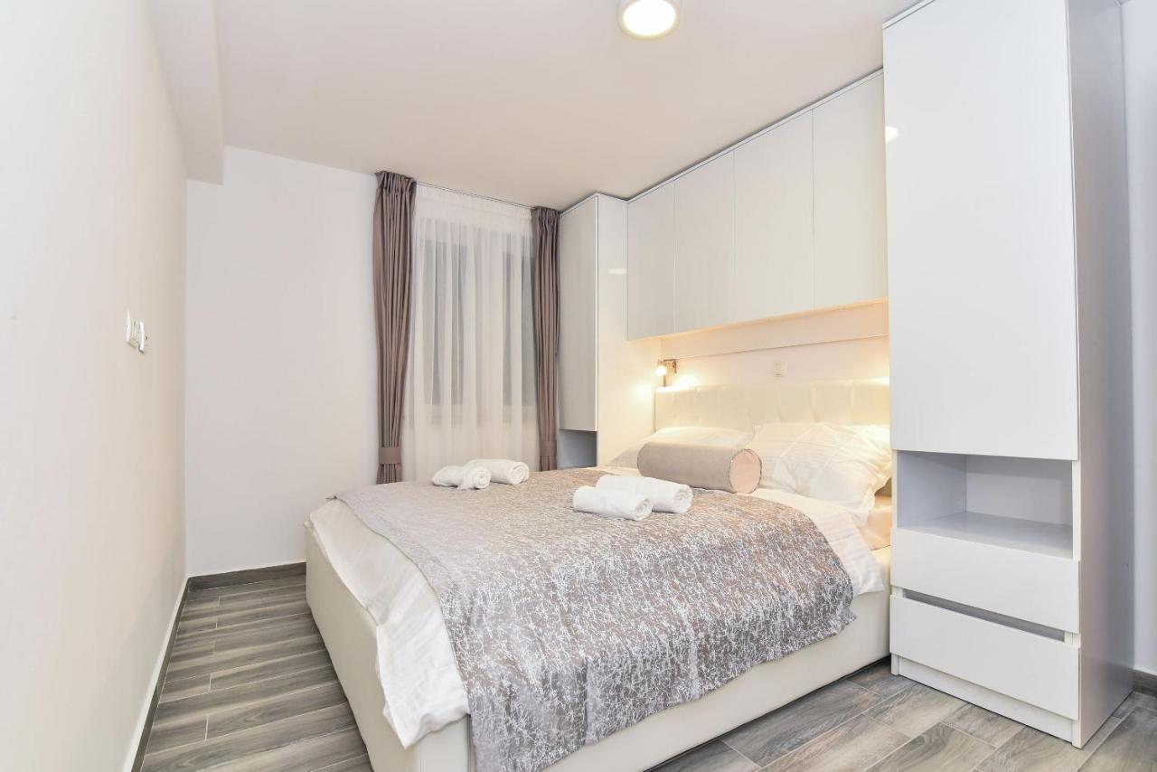 Apartments Sana Vir Eksteriør billede